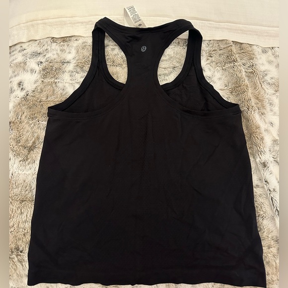 Swiftly Tech Racerback Tank Top 2.0 Waist Length • Black - Picture 6 of 6